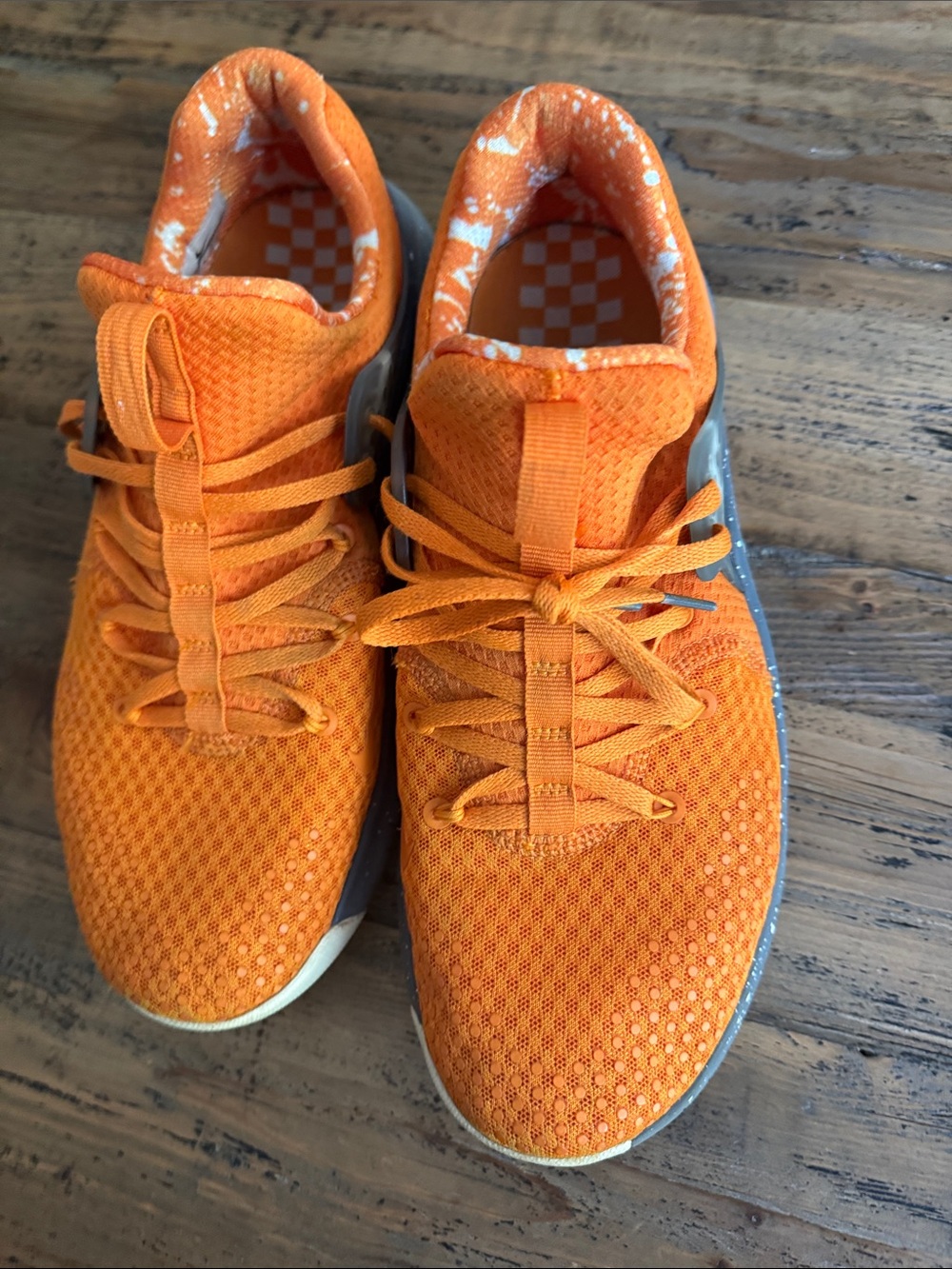 Nike TN Vols Orange Mesh Running Shoes with Speckled Gray Midsole - Picture 3 of 6